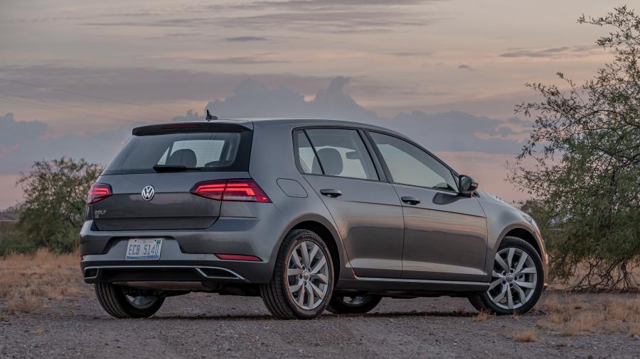  Volkswagen Golf TSI 5-Door (Typ 5G) 2017 года  (NA) (фото 44 из 47)